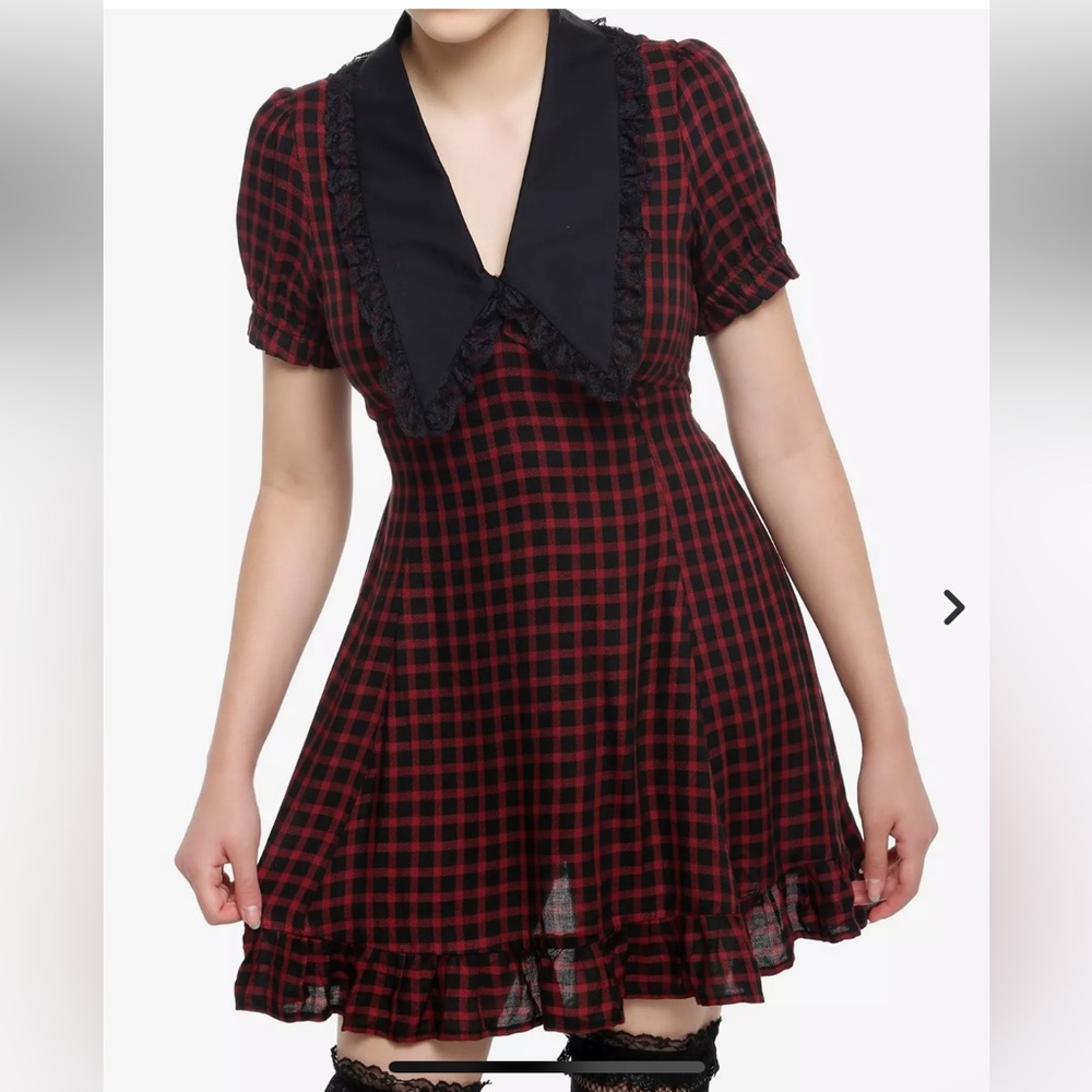 Red and Black Plaid Short-Sleeve Dress with Peter Pan Collar